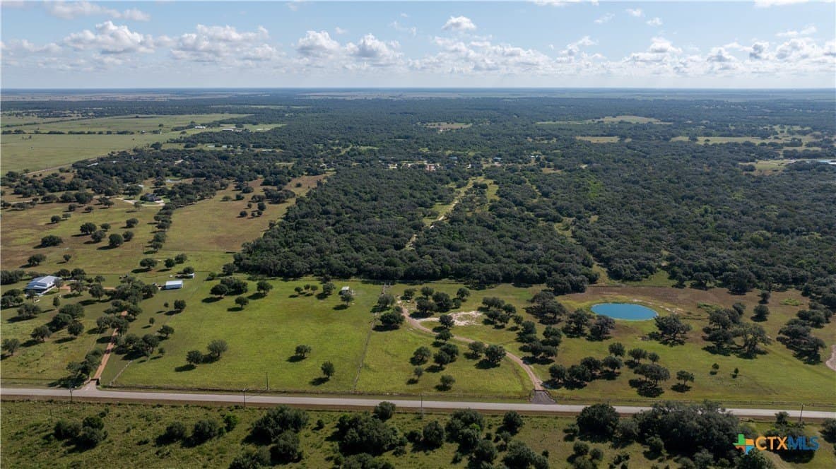 50 acres in Victoria County - photo 5