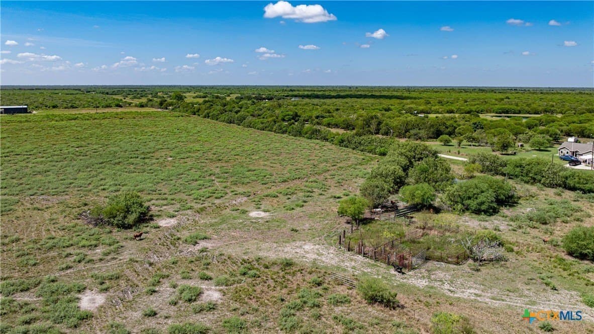 286.12 acres in Victoria County - photo 12