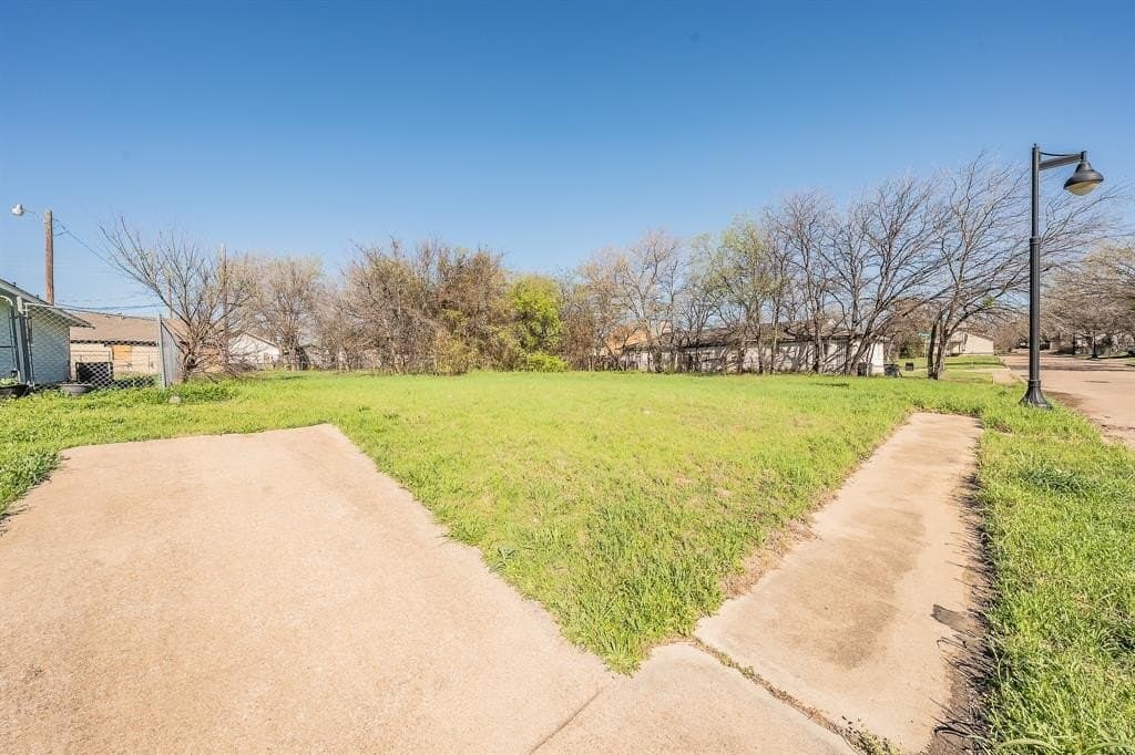 0.1 acres in Tarrant County - photo 17