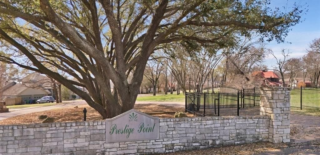 0.51 acres in Henderson County - photo 9