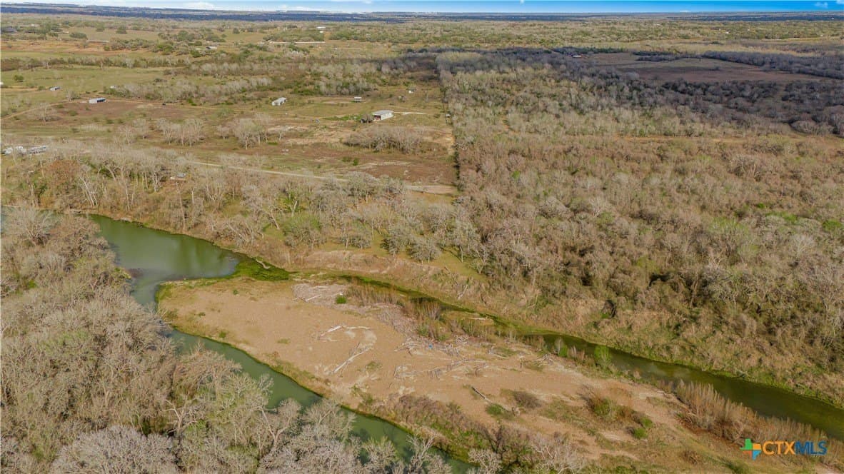 2.01 acres in DeWitt County - photo 4