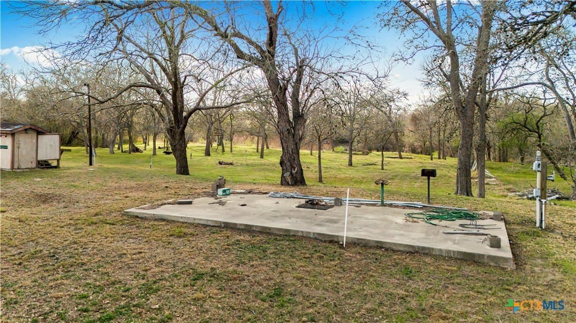 2.01 acres in DeWitt County - photo 6