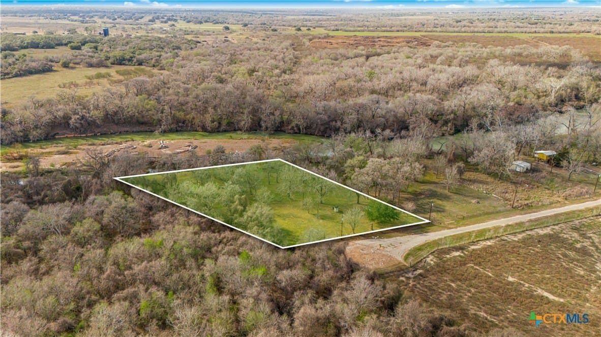 2.01 acres in DeWitt County - photo 12