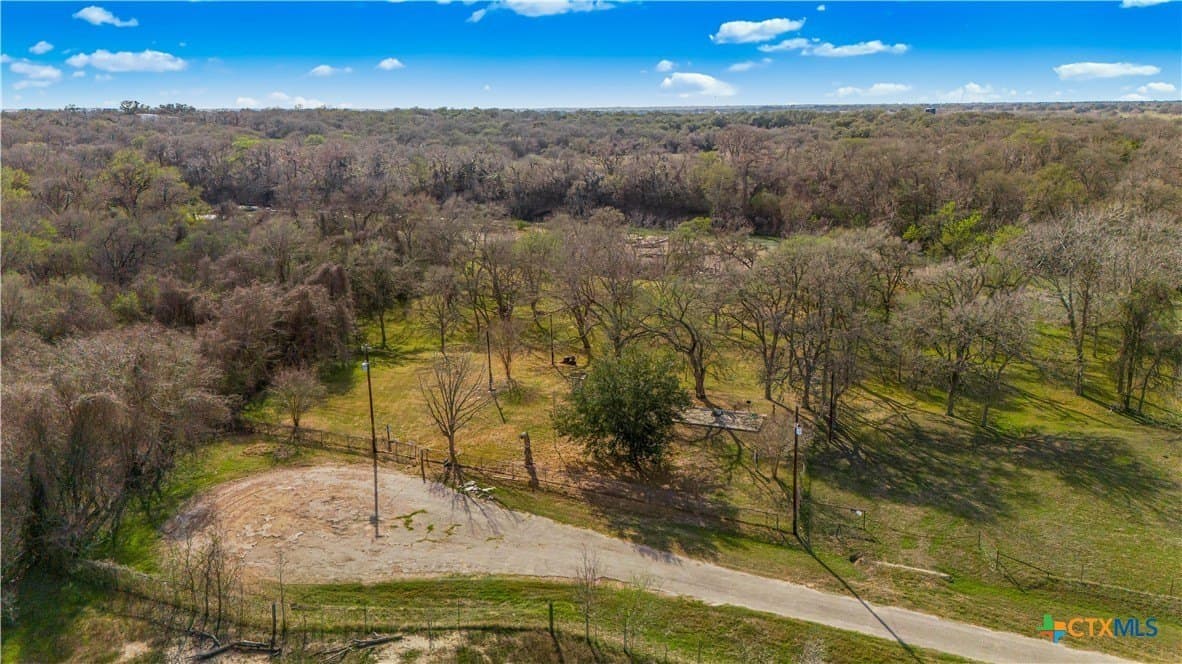 2.01 acres in DeWitt County - photo 9