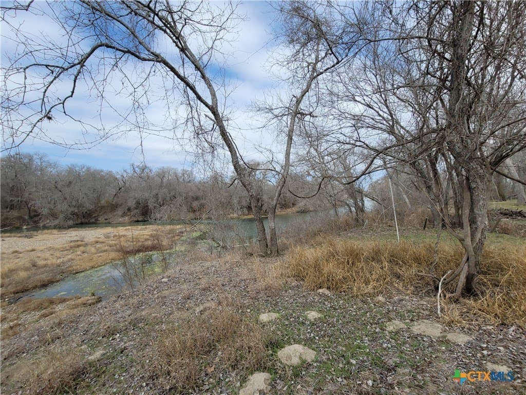 2.01 acres in DeWitt County - photo 10