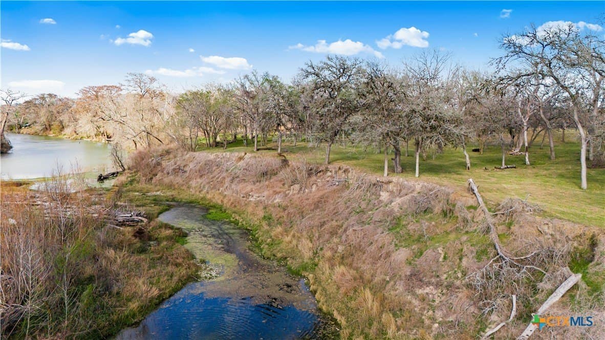 850 Crestview Drive lot: 15-17