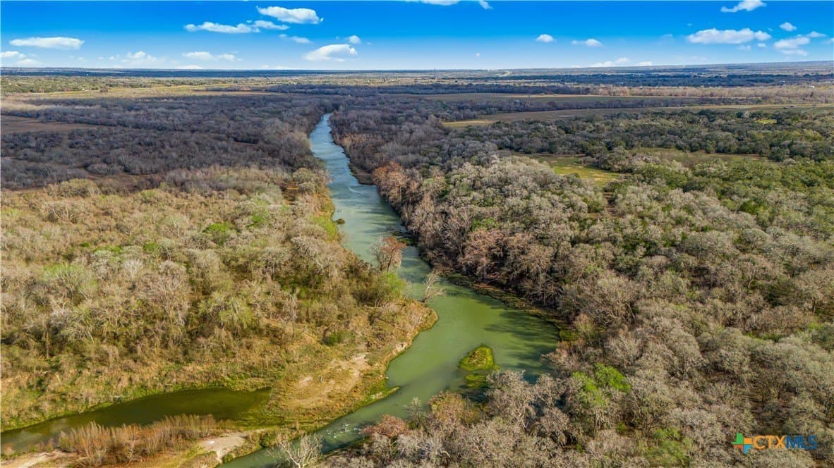 2.01 acres in DeWitt County - photo 3
