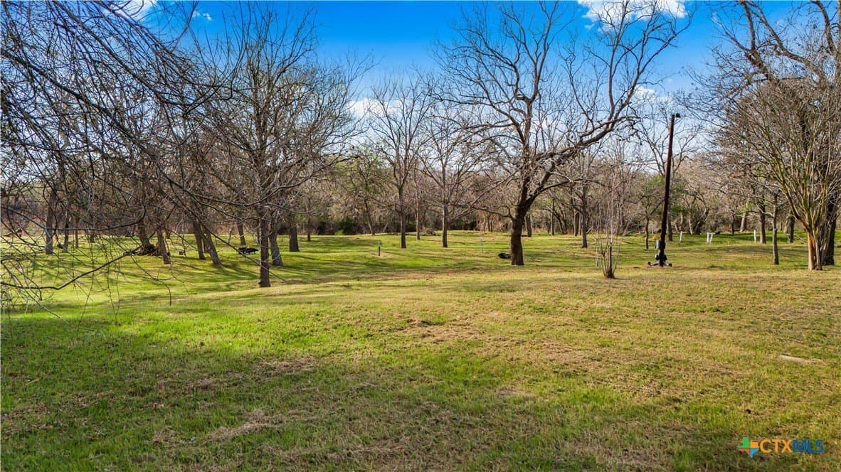 2.01 acres in DeWitt County - photo 8