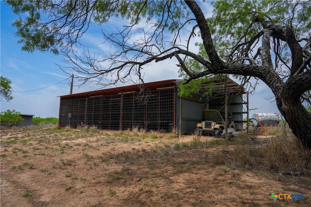 1,222 acres in Dimmit County - photo 34