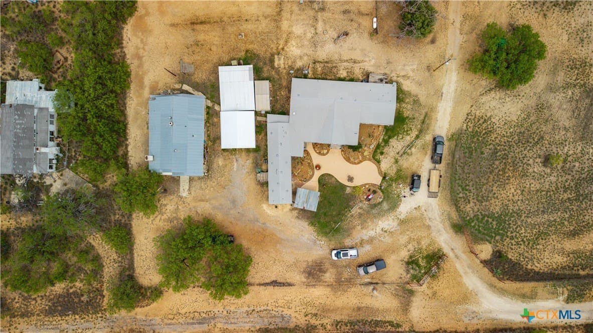 1,222 acres in Dimmit County - photo 9