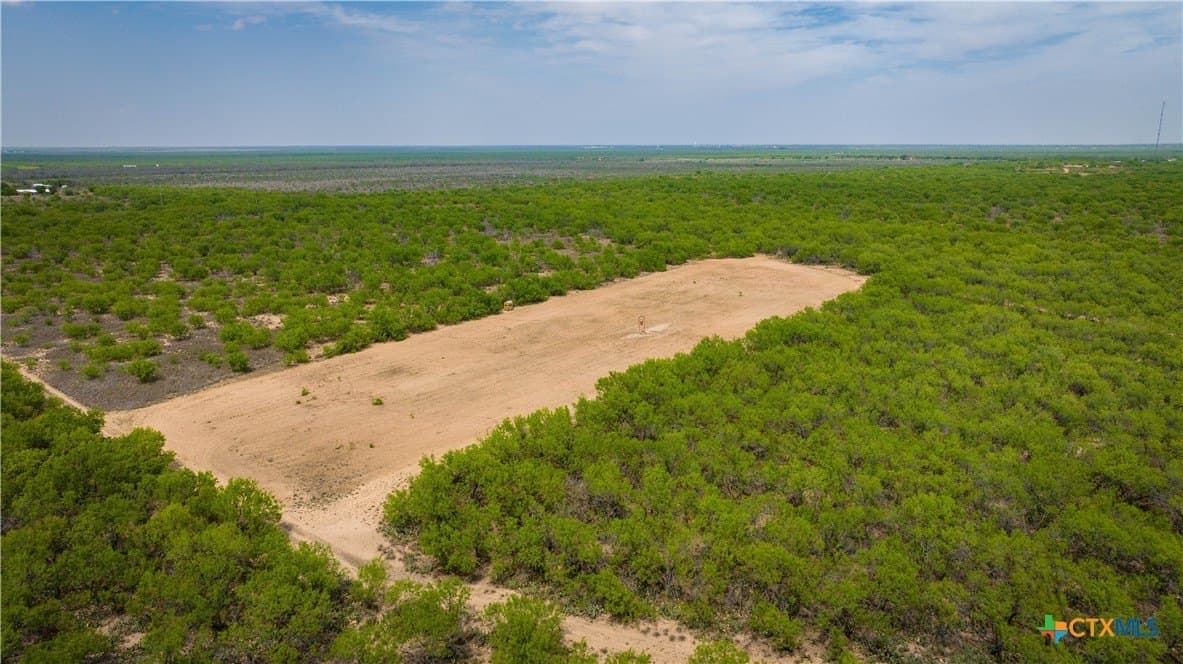 1,222 acres in Dimmit County - photo 14