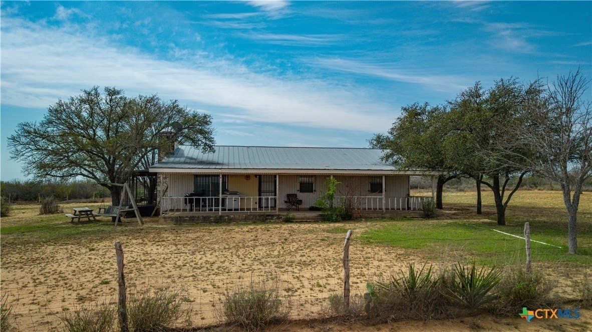 1,222 acres in Dimmit County - photo 32