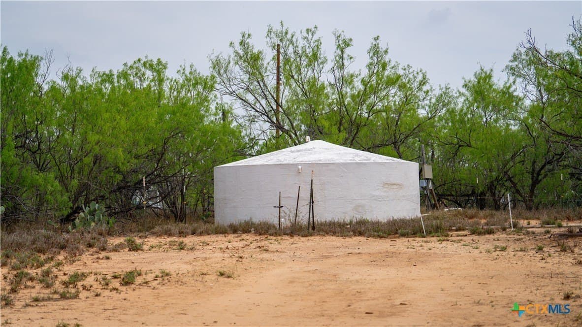 1,222 acres in Dimmit County - photo 7