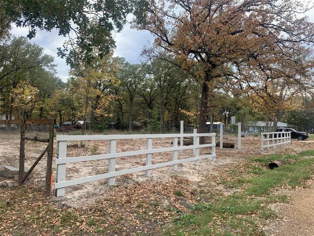 0.73 acres in Henderson County - photo 2