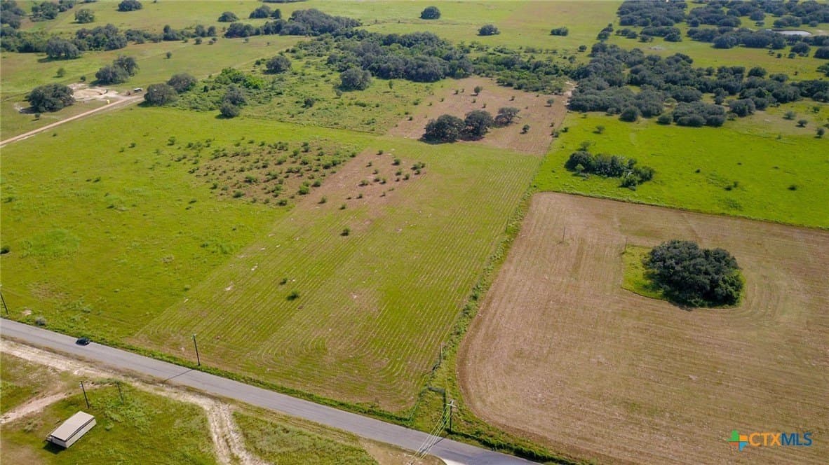 12.5 acres in Victoria County - photo 3