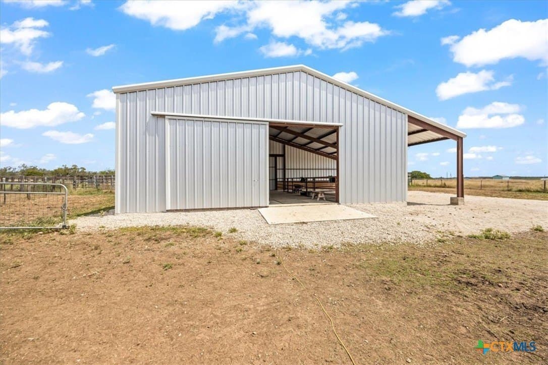 16 acres in Gonzales County - photo 31