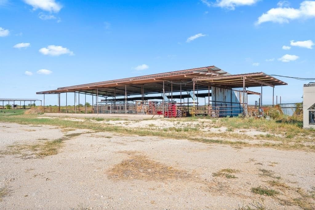 221.95 acres in Hamilton County - photo 3