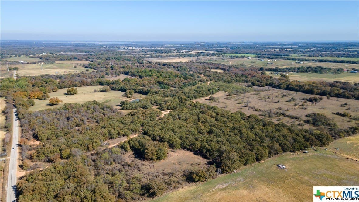 10 acres in Wise County - photo 2