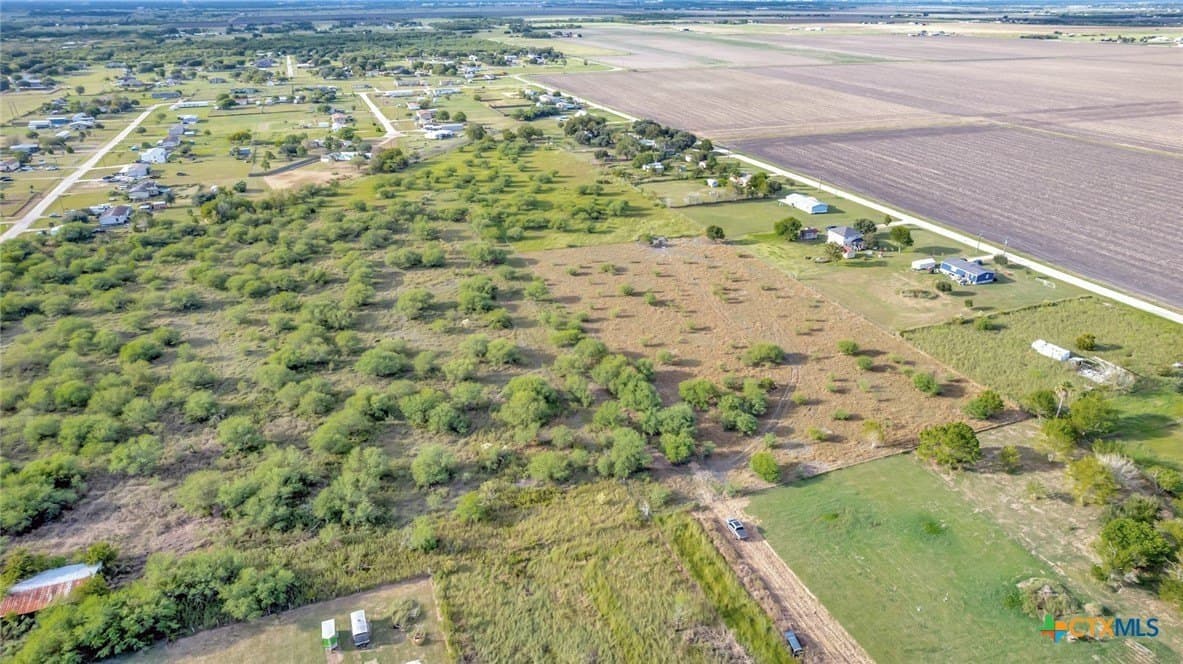 9.22 acres in Victoria County - photo 4
