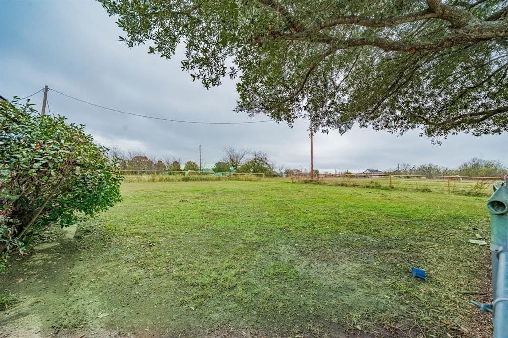 10.61 acres in Kaufman County - photo 31