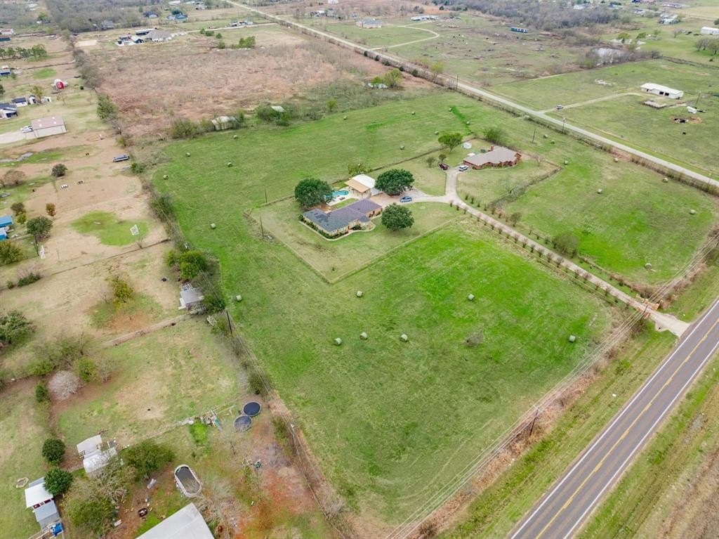 10.61 acres in Kaufman County - photo 2