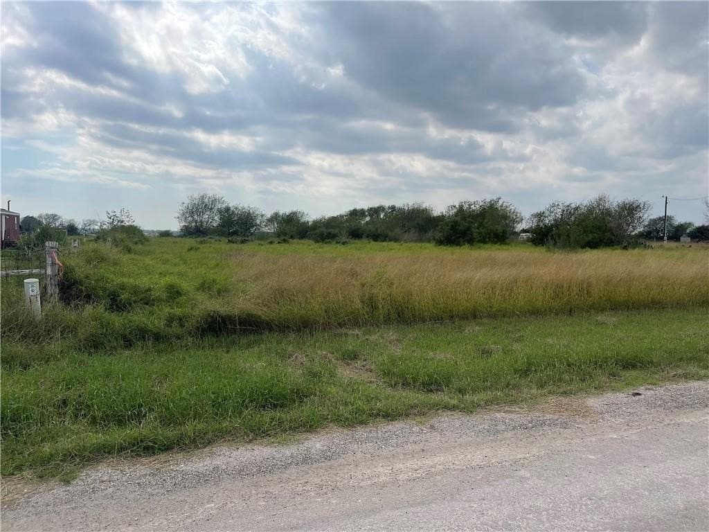 1.76 acres in Jim Wells County - photo 4