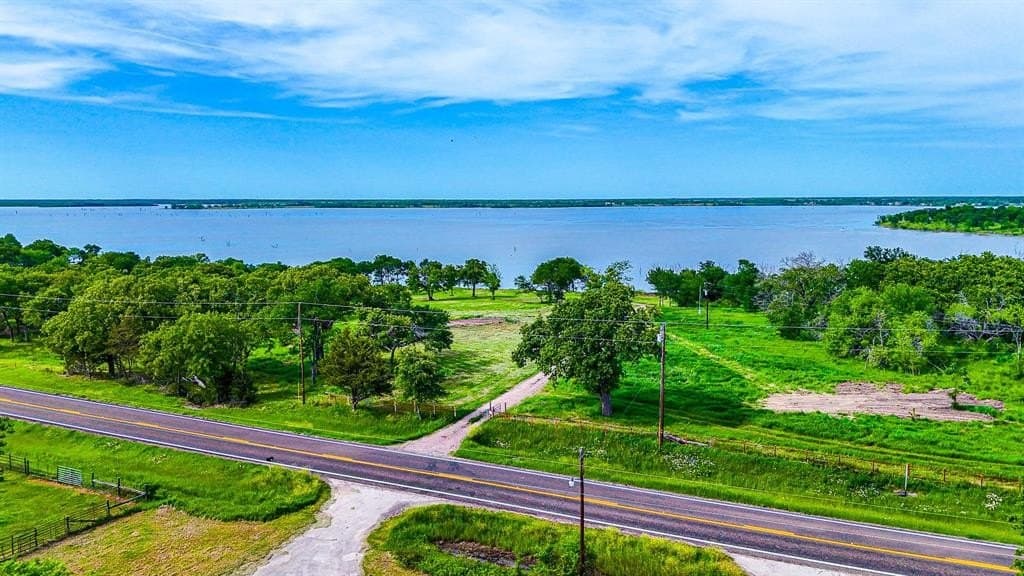 1.01 acres in Navarro County - photo 5