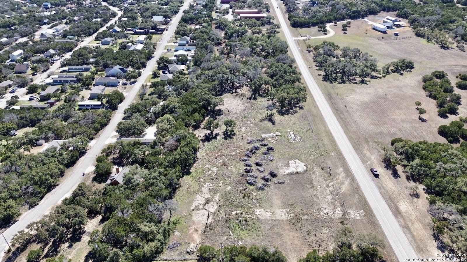 4 acres in Comal County - photo 9