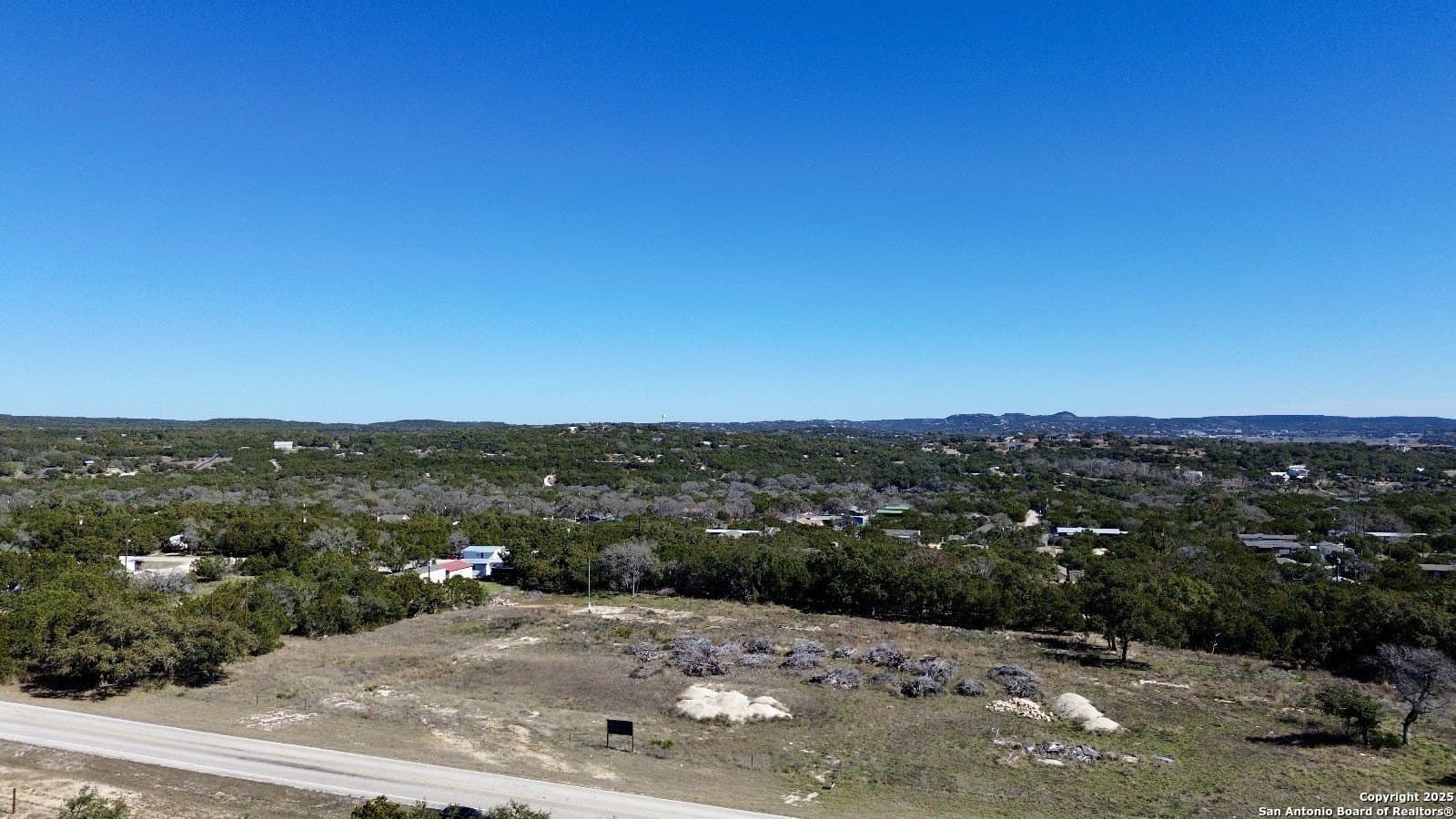 4 acres in Comal County - photo 10