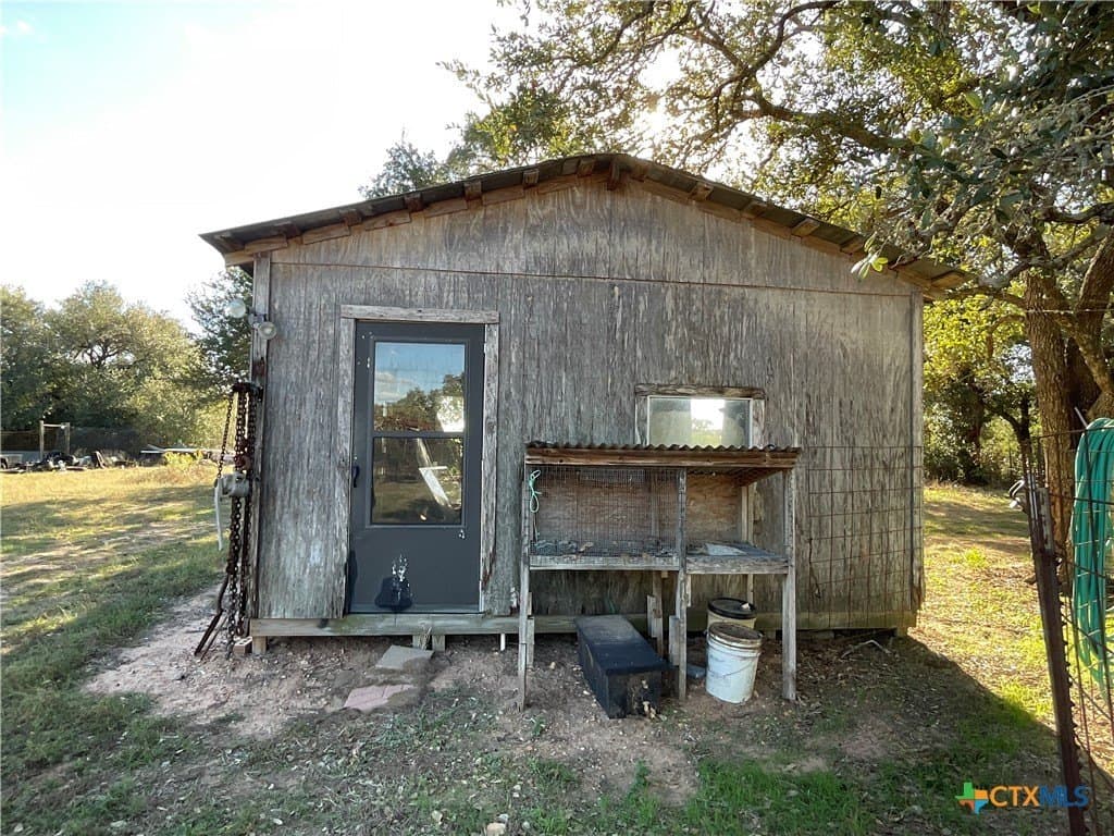 10.28 acres in DeWitt County - photo 40