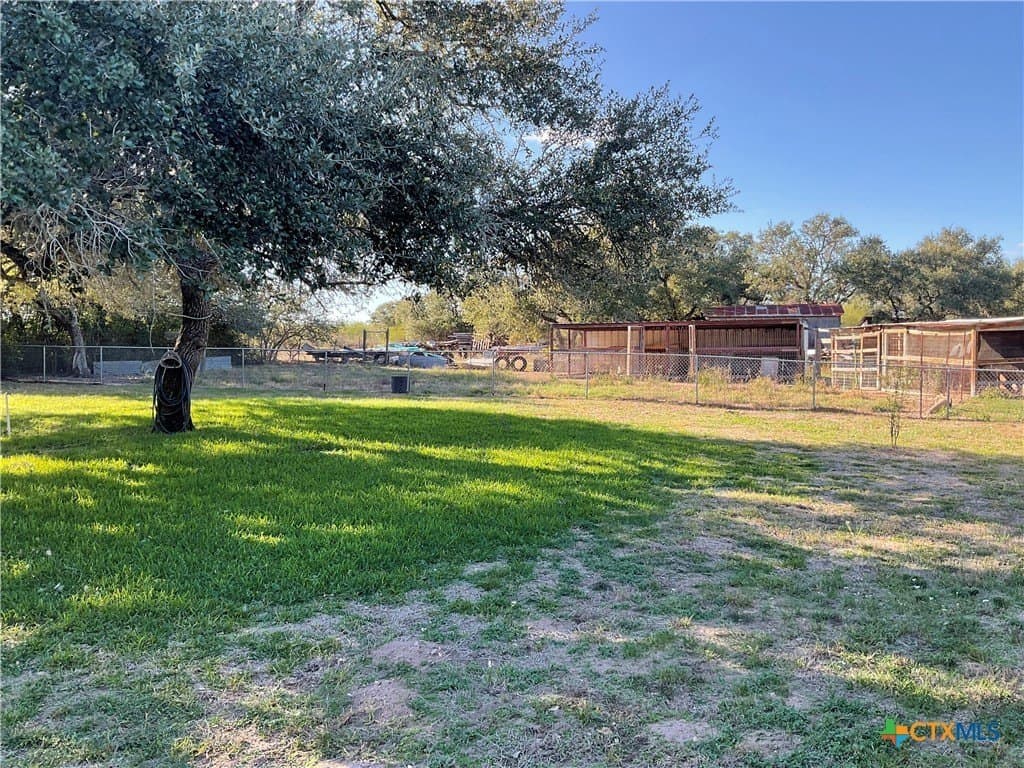 10.28 acres in DeWitt County - photo 38