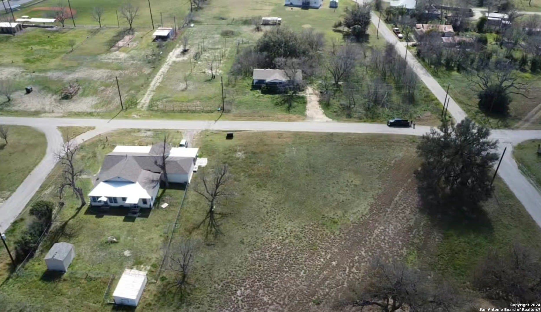 0.57 acres in Bandera County - photo 2