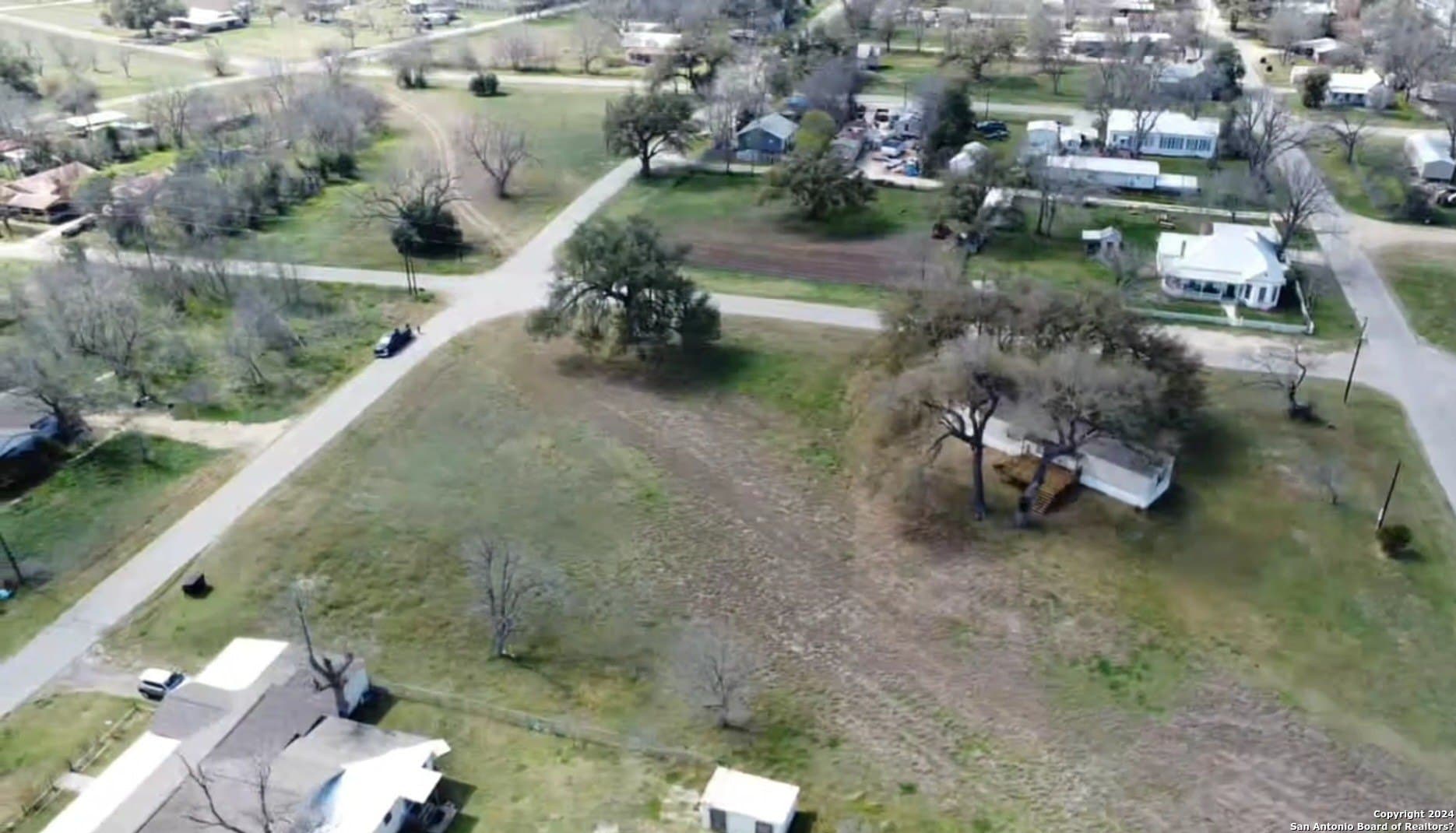 0.57 acres in Bandera County - photo 4