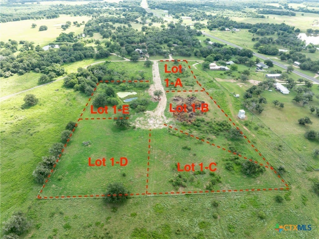 1.8 acres in Gonzales County - photo 3