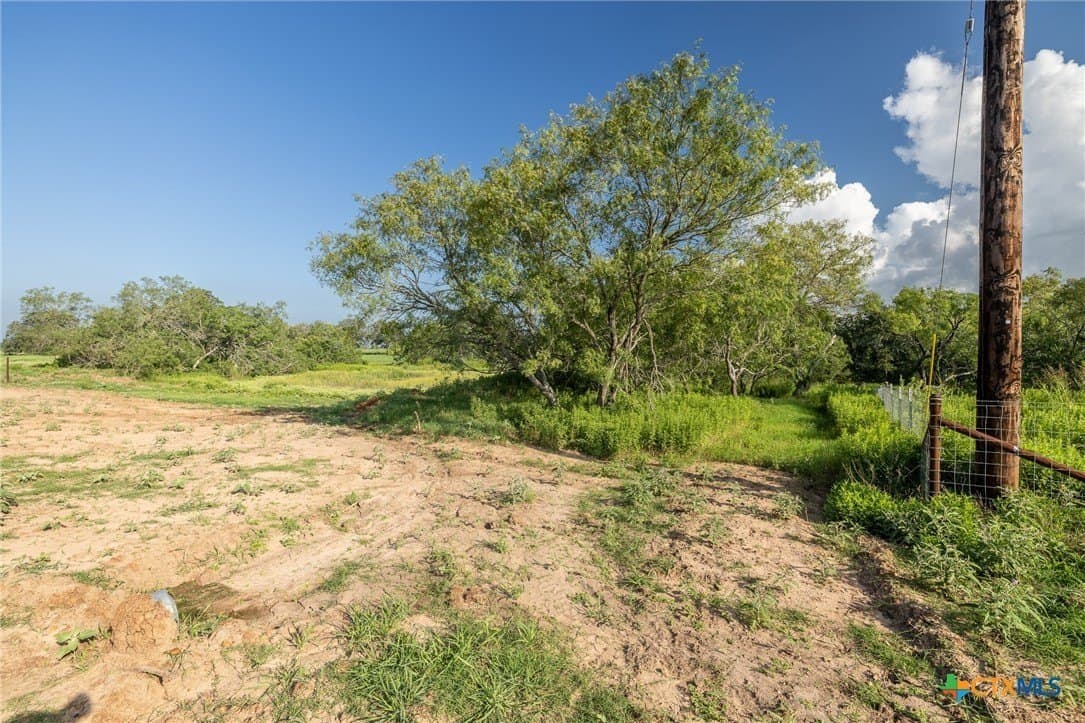 1.8 acres in Gonzales County - photo 10