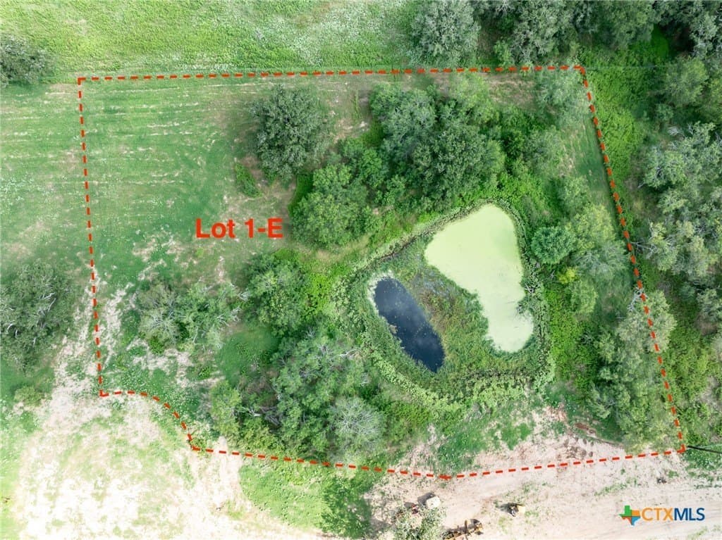 1.8 acres in Gonzales County - photo 4