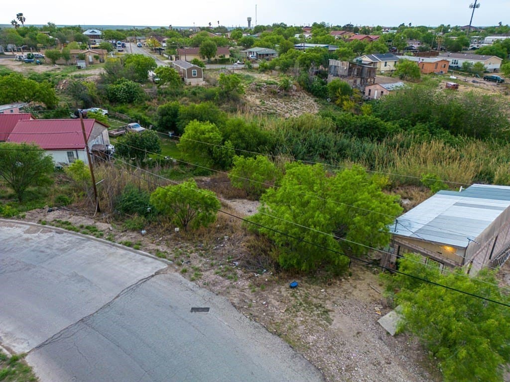 0.39 acres in Maverick County - photo 10