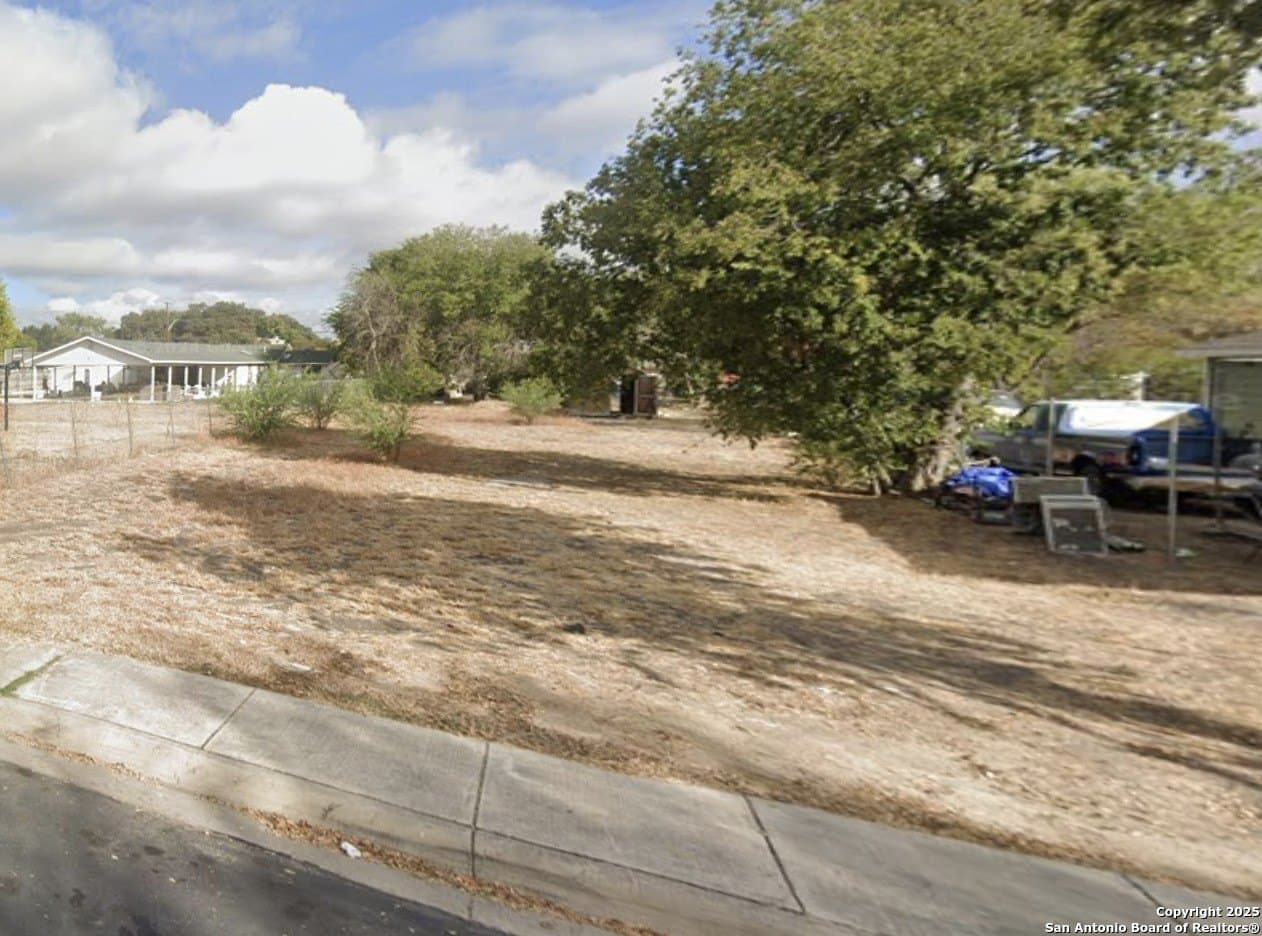 0.19 acres in Bexar County - photo 2