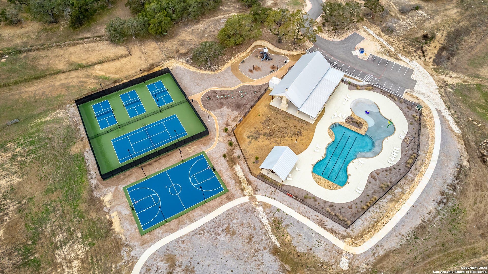 1.01 acres in Comal County - photo 10