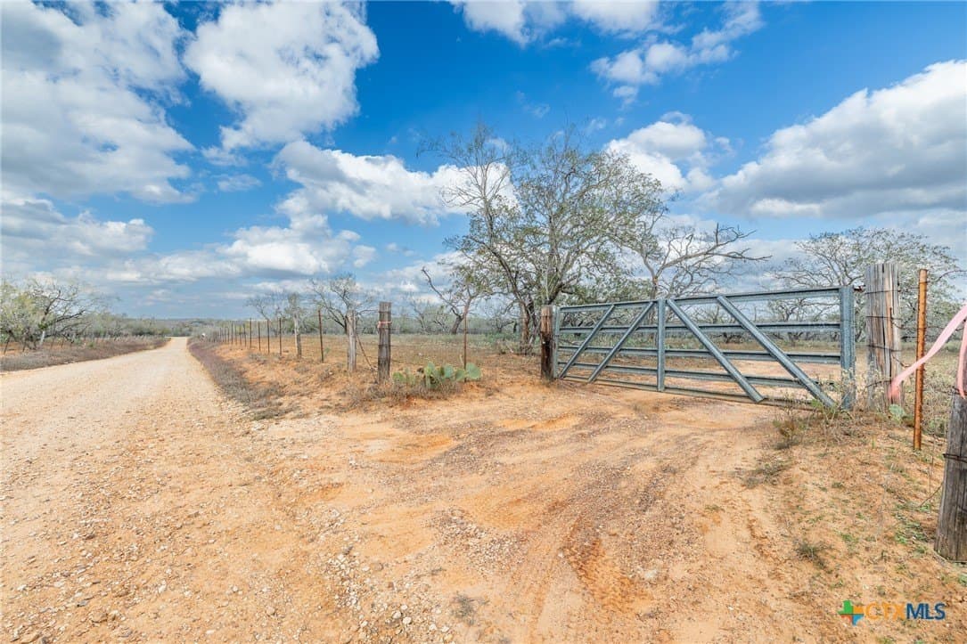 47.95 acres in Gonzales County - photo 6