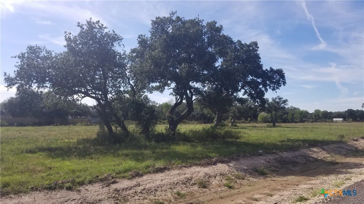 1.7 acres in Victoria County - photo 3