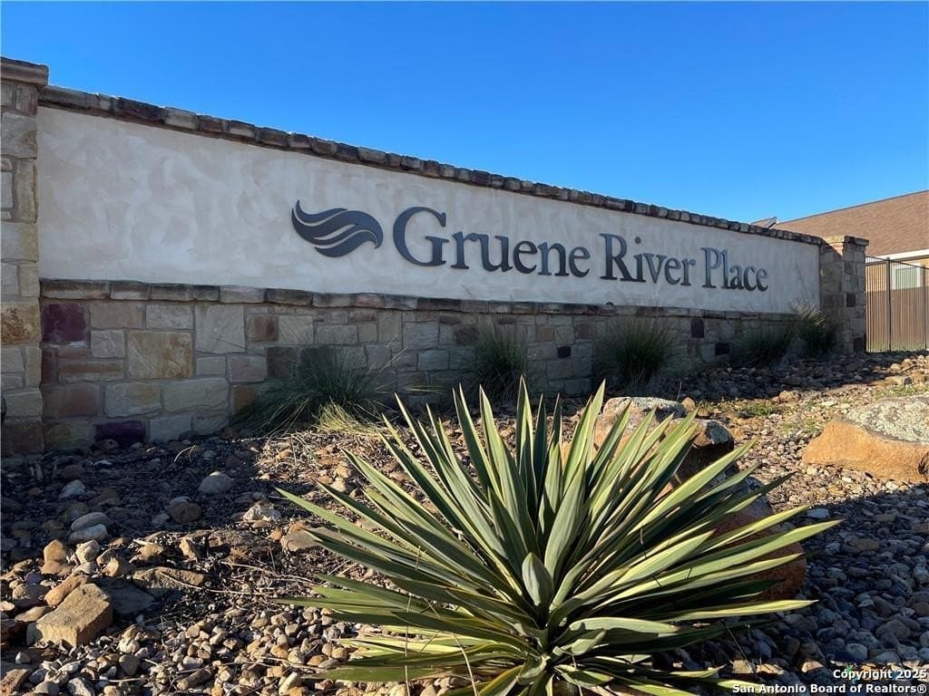 0.16 acres in Comal County - photo 4