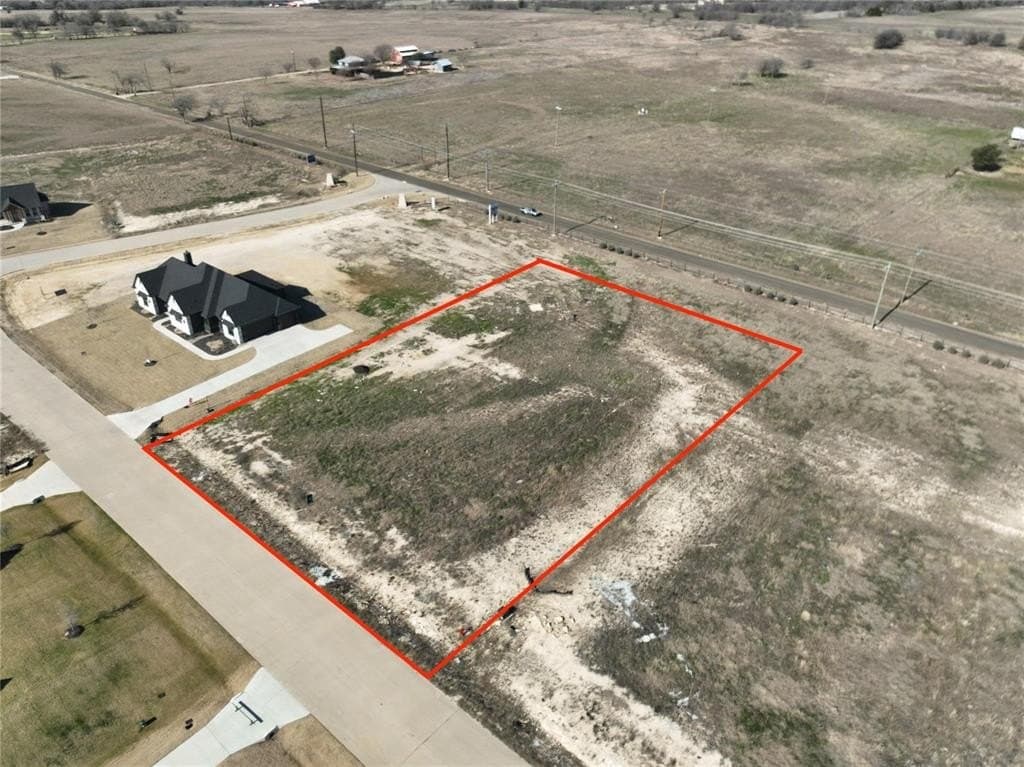 1.09 acres in Ellis County - photo 4