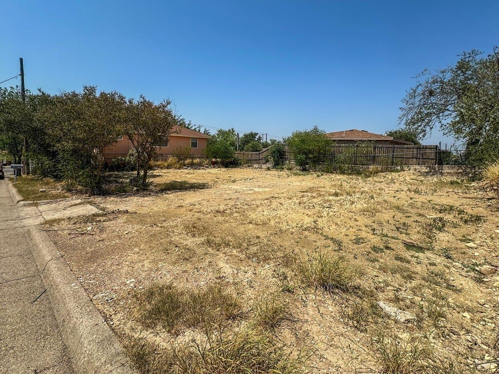 0.11 acres in Maverick County - photo 2