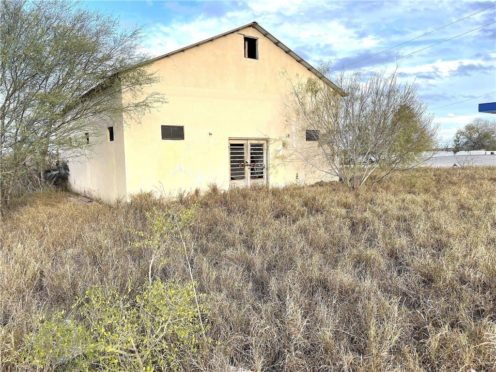 0.5 acres in Live Oak County - photo 3