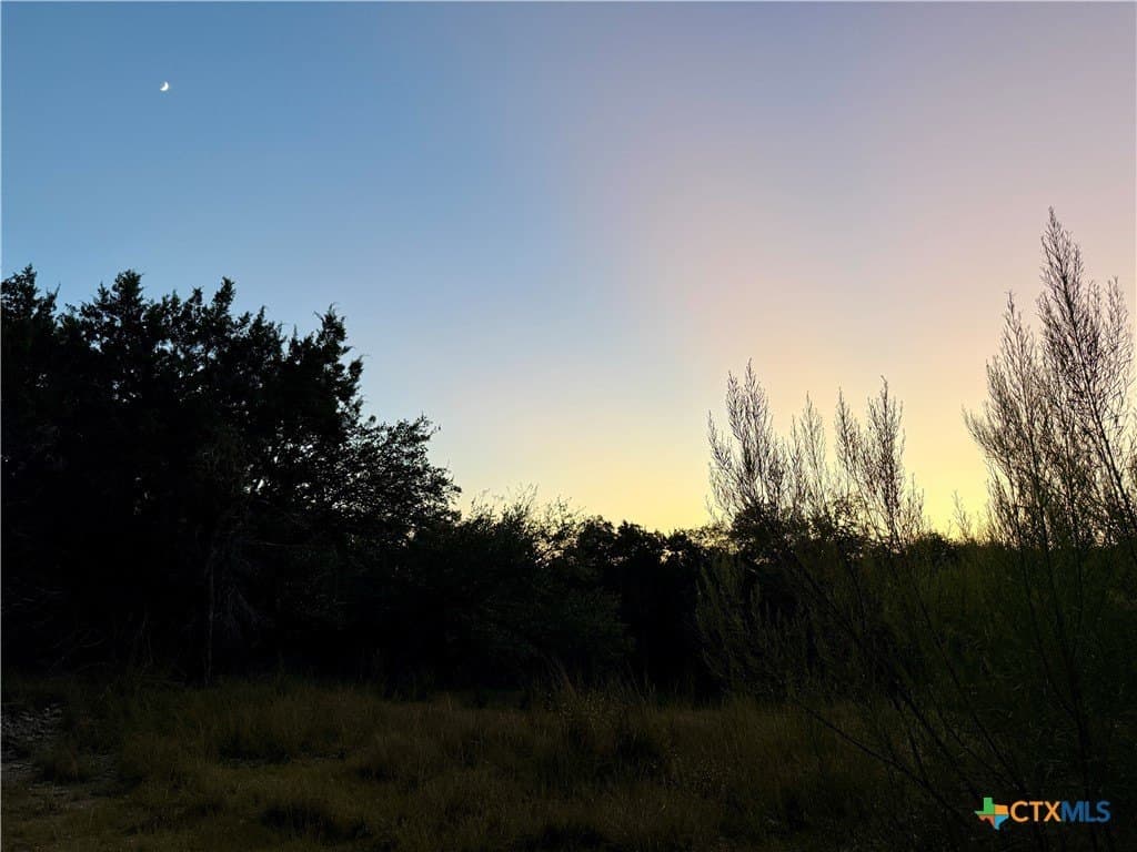 2 acres in Comal County - photo 8