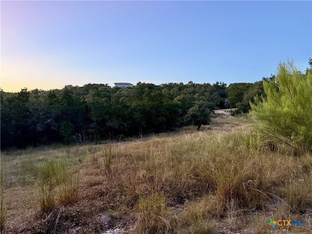 2 acres in Comal County - photo 9