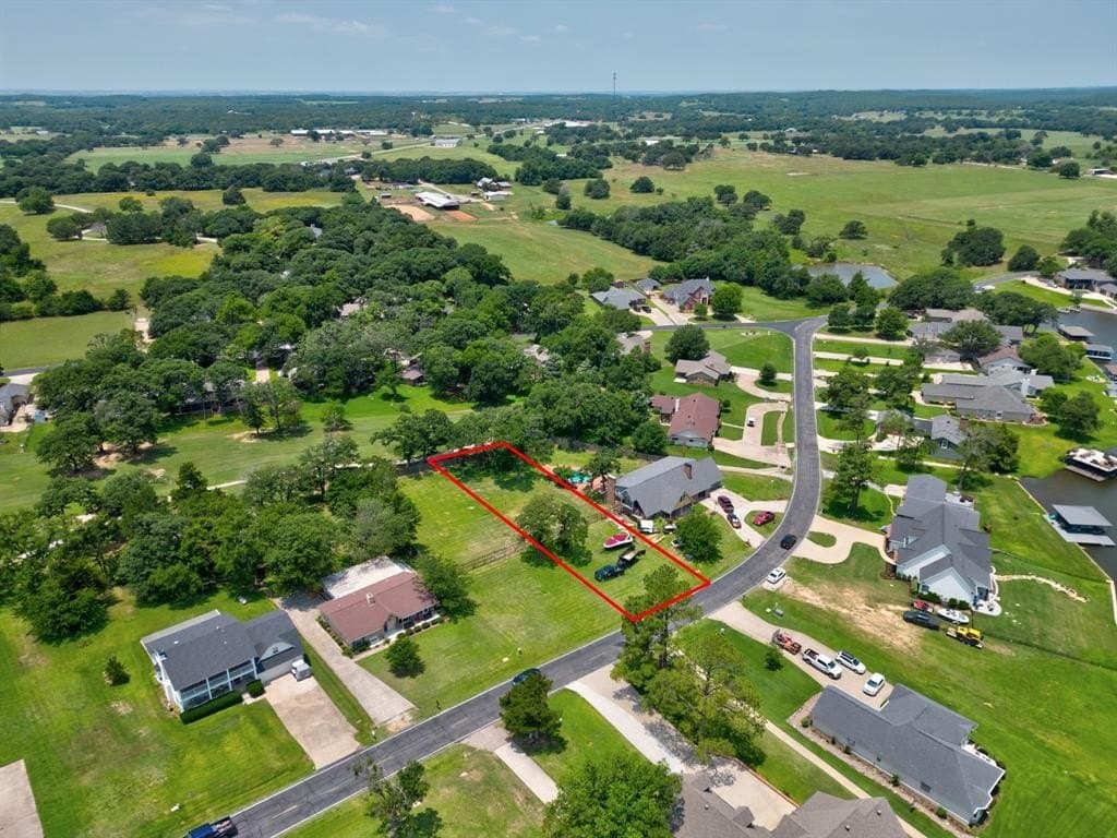 0.39 acres in Cooke County - photo 10