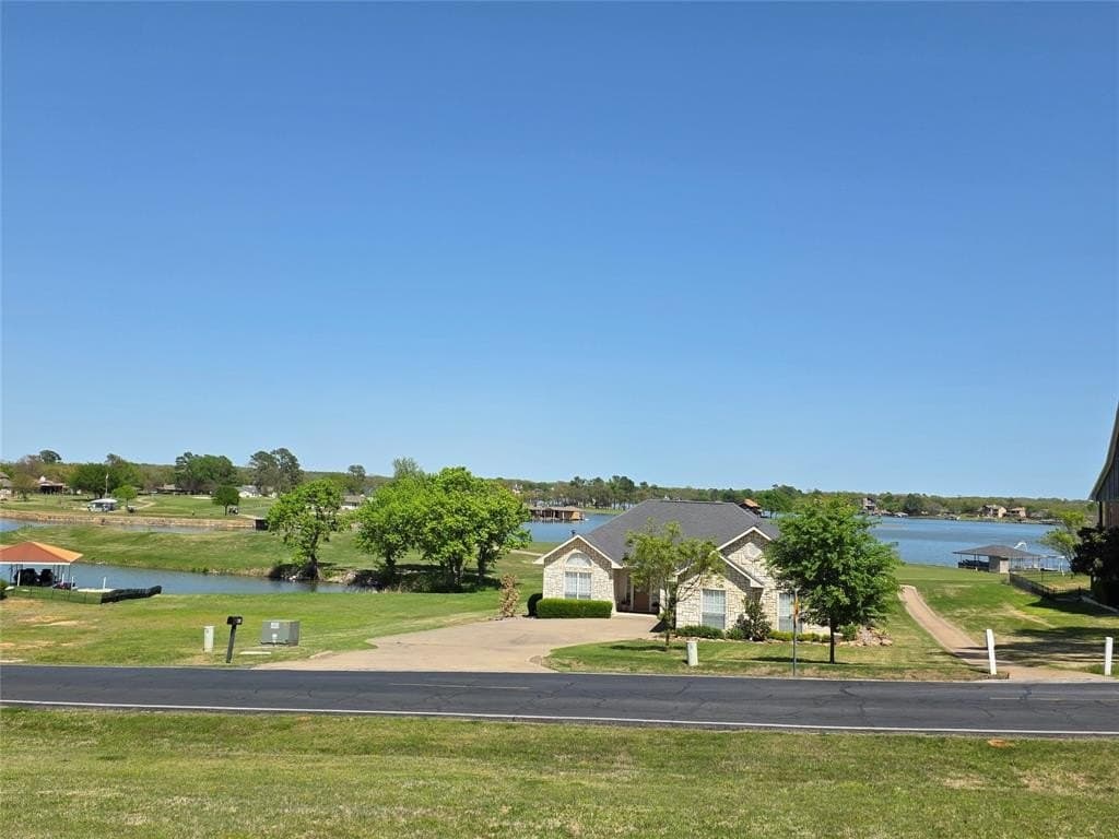 0.39 acres in Cooke County - photo 2