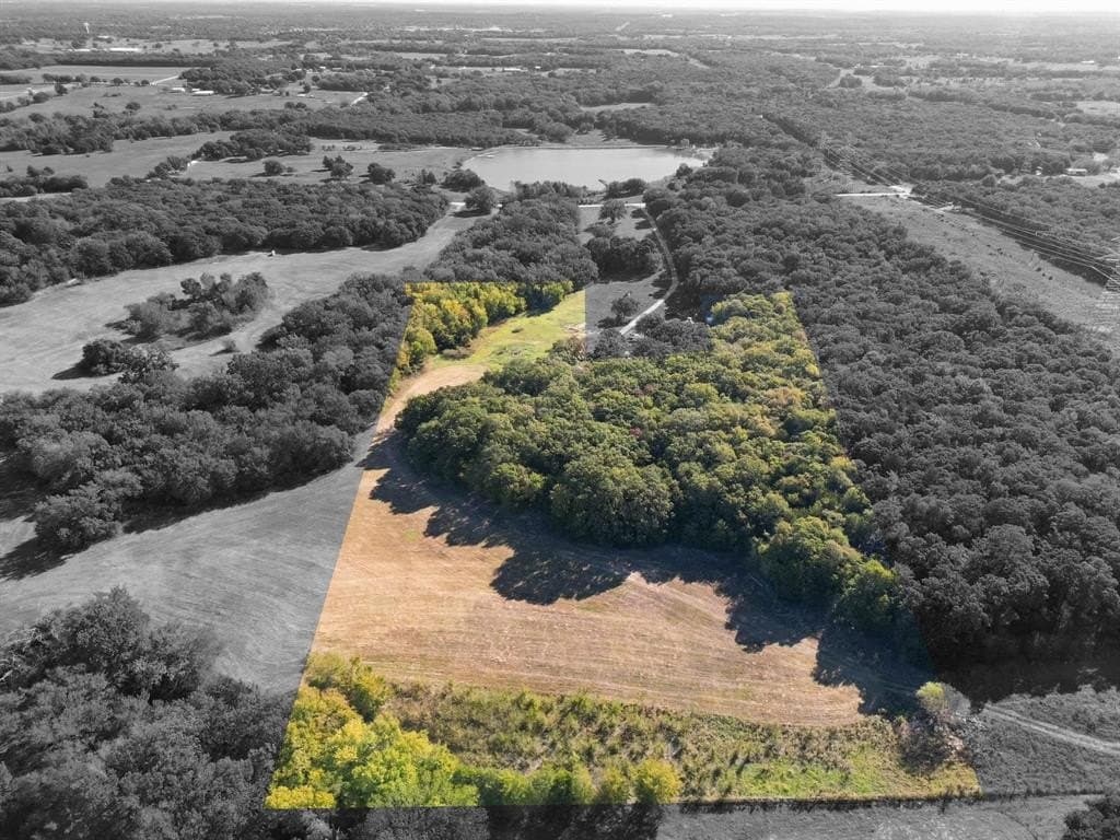 10 acres in Cooke County - photo 2